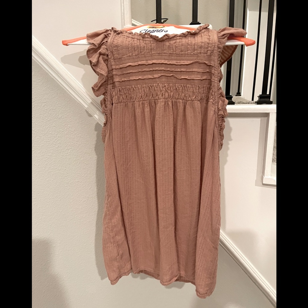 Light weight flutter sleeve blouse size XL. Loft.